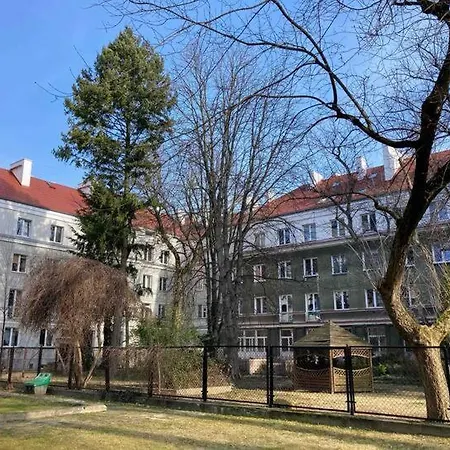 아파트 Elegant & Quiet In Old Mokotow District 바르샤바